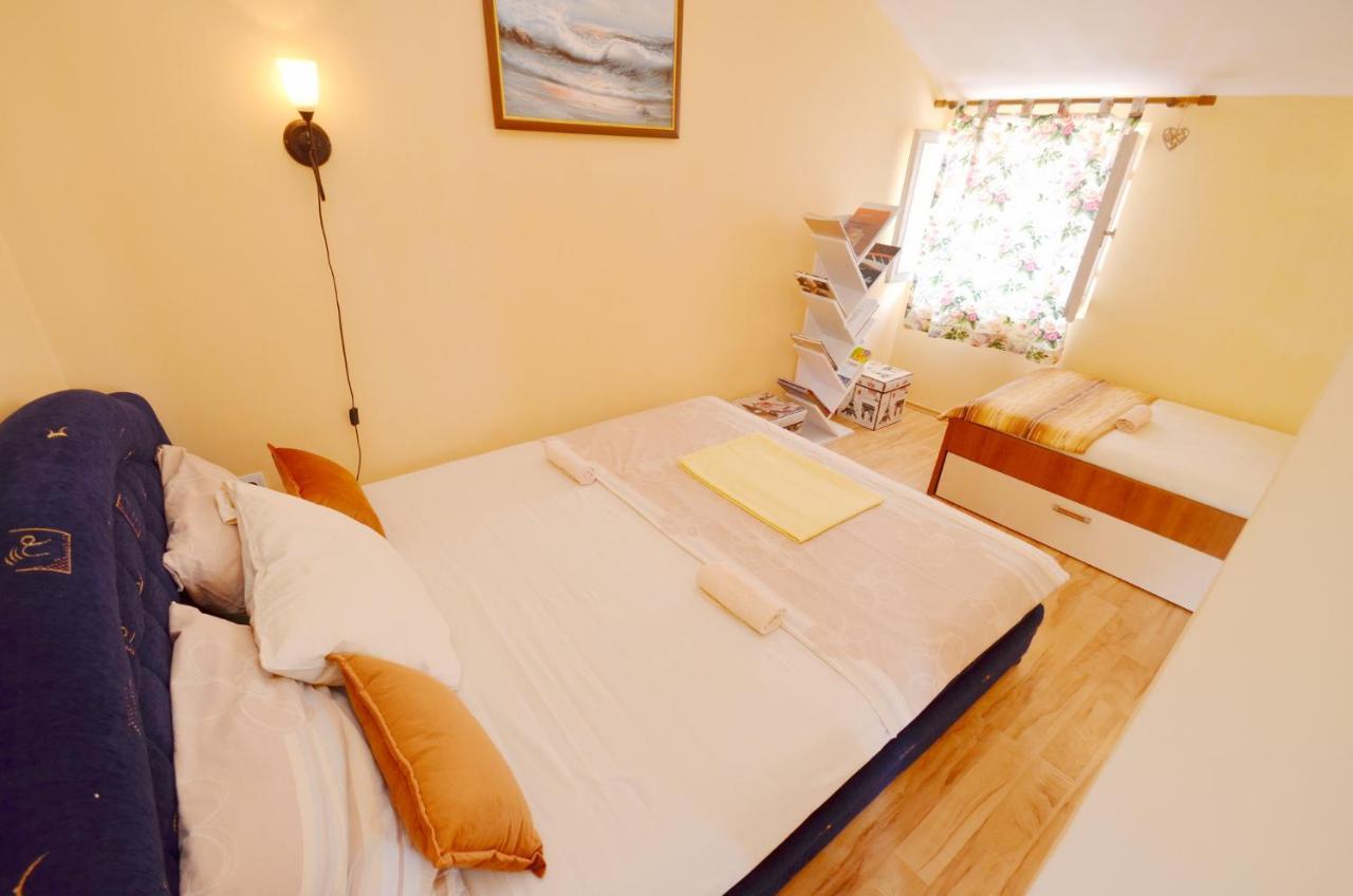 Apartment Romana ติวัต ภายนอก รูปภาพ